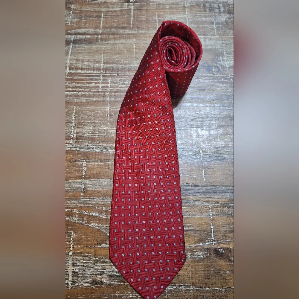 Brooks Brothers 346 100% Silk Men's Red Tie Necktie Made In The USA.  3.5‎ Width